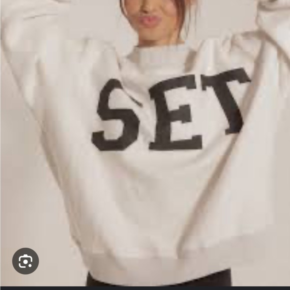 SET ACTIVE Tops - Set active Parke collab sweatshirt crewneck